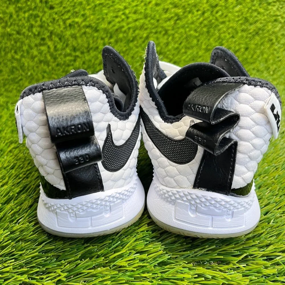 Nike please review